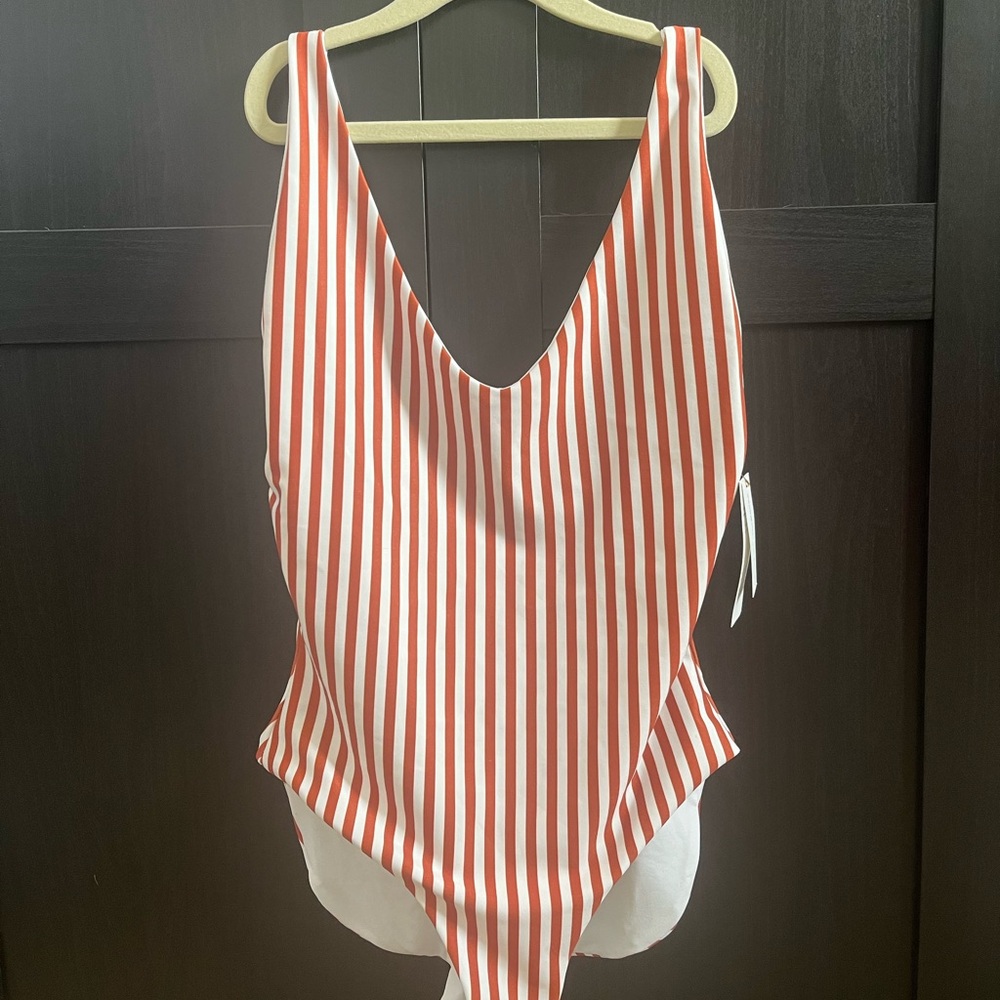 Londre The Minimalist One-Piece Low Back Swimsuit